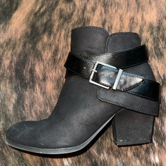 Life Stride Black Ankle Booties with Buckle Detail - Picture 3 of 11